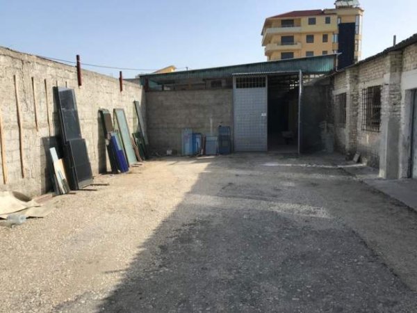 Fier, jap me qera magazine Kati 0, 450 m² (Rruga Nikollaq Bega)