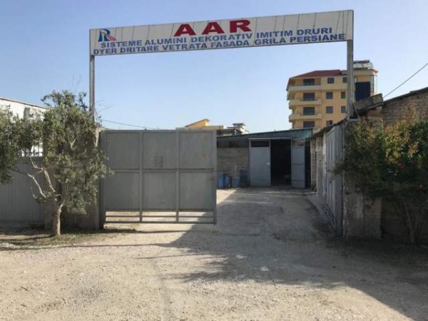 Fier, jap me qera magazine Kati 0, 450 m² (Rruga Nikollaq Bega)