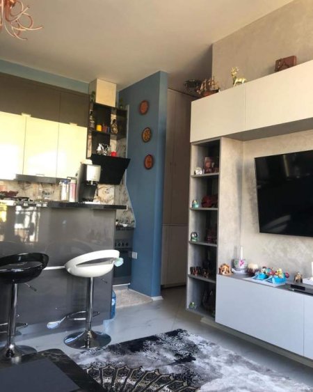 Tirane, jepet me qera apartament 2+1+BLK Kati 4, 95 m² 500 Euro (Ana komnena)