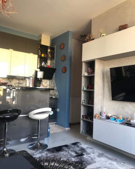 Tirane, jepet me qera apartament 2+1 Kati 4, 80 m² 500 Euro (fusha e aviacionit)