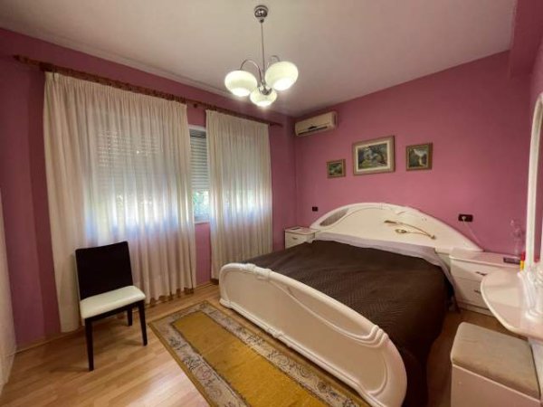 Tirane, jepet me qera apartament 2+1 Kati 2, 85 m² 600 Euro (Bulevardi Zogu I)