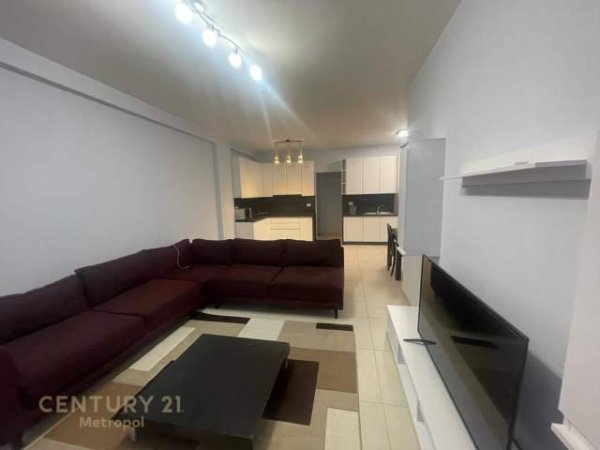 Tirane, jepet me qera apartament 2+1 Kati 8, 93 m² 450 Euro