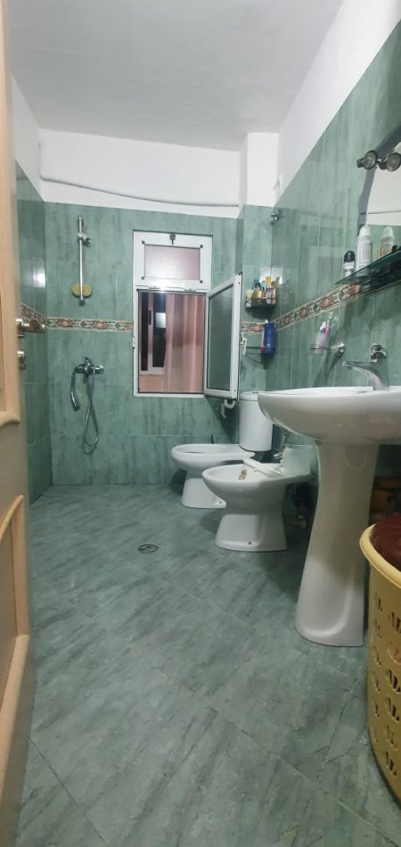Tirane, shes 1+1+A Kati 3, 53 m² 57.000 Euro (Xhanfizo Keko)
