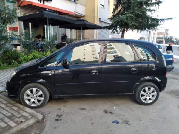 Tirane, shes makine Opel Meriva Viti 2008, 3.600 Euro