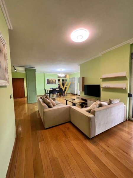 Tirane, jepet me qera apartament 2+1+A+BLK Kati 4, 170 m² 1.600 Euro (BLLOKU)