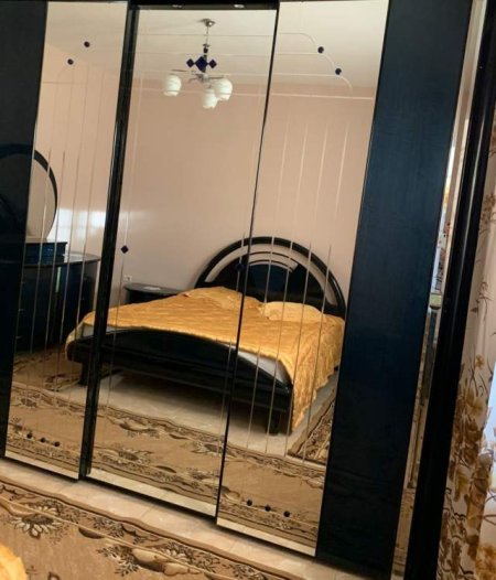 Tirane, jepet me qera apartament 3+1+BLK Kati 3, 140 m² 38.000 Leke (shkolla bashkuar)
