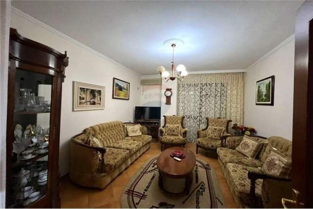 Tirane, jepet me qera apartament 106 m² 600 Euro (SHESHI WIILLSON)