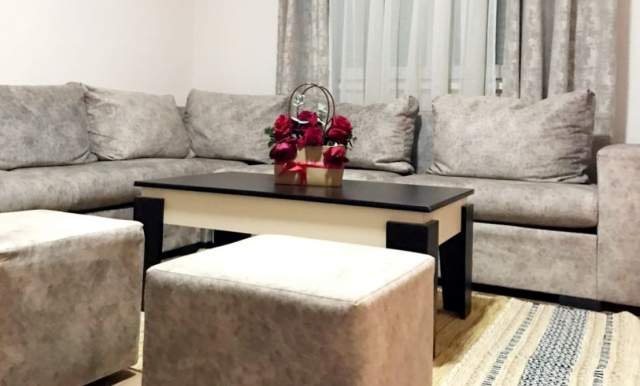 Tirane, jepet me qera apartament 2+1+BLK Kati 1, 75 m² 650 Euro (Kongresi lushnjes)
