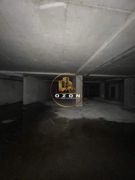 Tirane, jepet me qera ambjent biznesi Kati -1, 450 m² 2.000 Euro (rruga xhanfize keko)