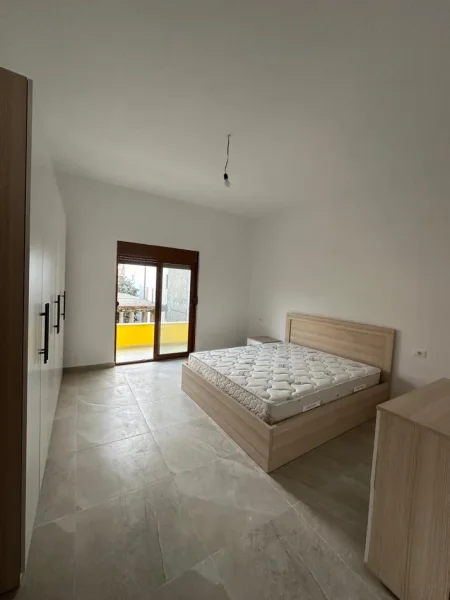 Tirane, jepet me qera apartament 3+1+Ballkon Kati 3, 160 m² 500 € (Astir)