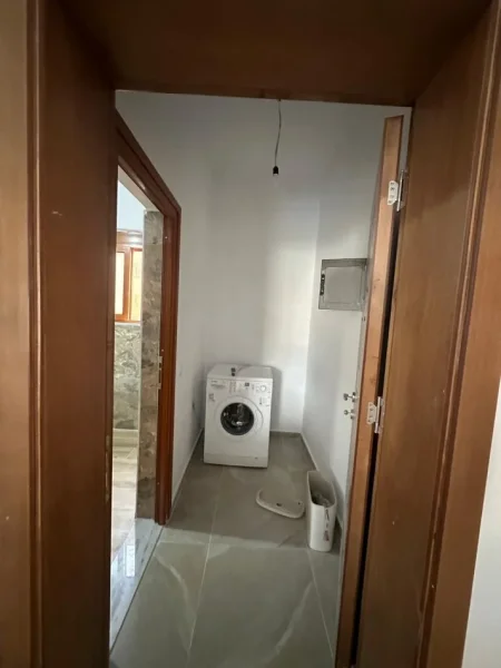Tirane, jepet me qera apartament 3+1+Ballkon Kati 3, 160 m² 500 € (Astir)