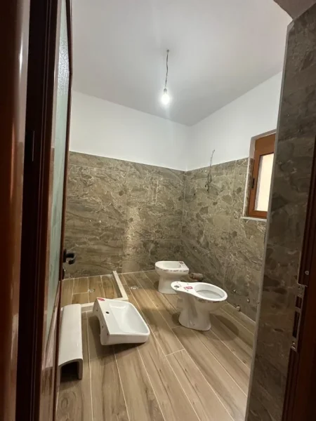 Tirane, jepet me qera apartament 3+1+Ballkon Kati 3, 160 m² 500 € (Astir)