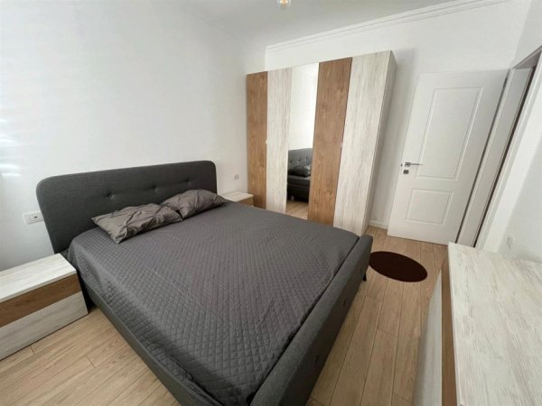 Tirane, jap me qera apartament 3+1 Kati 4, 175 m² 950 € (KTHESA E KAMEZES)