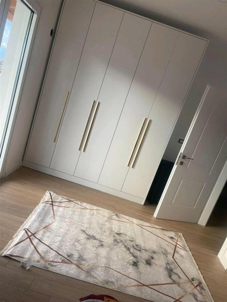 Tirane, jap me qera apartament 3+1 Kati 4, 175 m² 950 € (KTHESA E KAMEZES)
