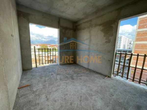 Tirane, shitet apartament 3+1 Kati 2, 112 m² 134.000 € (Casa Italia)