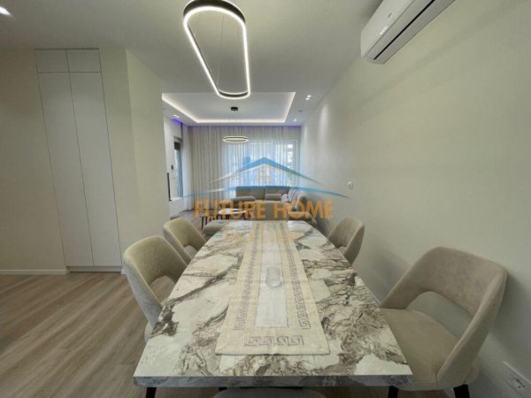 Tirane, jepet me qera apartament 3+1 Kati 1, 111 m² 1.000 € (Liqeni i thate)