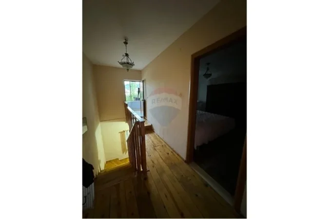 Tirane, shitet apartament duplex 2+1+Aneks+Ballkon , 118 m² 140.000 € (Kombinat)