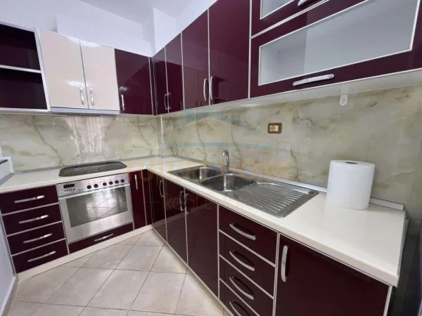 Tirane, shitet 2+1 Kati 3, 105 m² 136.500 € (Unaza e re)