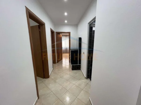 Tirane, shitet 2+1 Kati 3, 105 m² 136.500 € (Unaza e re)
