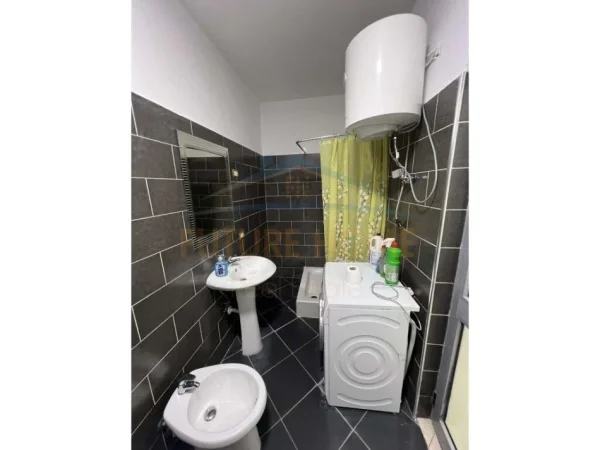 Tirane, shitet 2+1 Kati 3, 105 m² 136.500 € (Unaza e re)