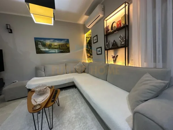 Durres, shitet apartament 2+1+Ballkon Kati 3, 104 m² 130.000 € (Spitali Rajonal,Durres)