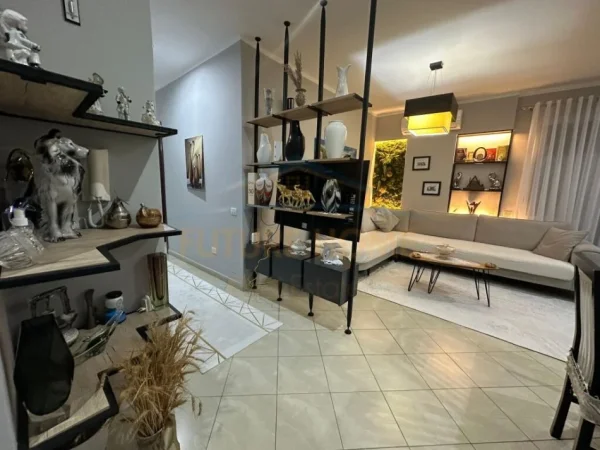 Durres, shitet apartament 2+1+Ballkon Kati 3, 104 m² 130.000 € (Spitali Rajonal,Durres)