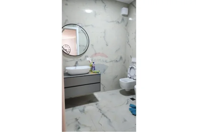 Tirane, jepet me qera apartament 1+1 Kati 3, 75 m² 700 € (Kompleksi Delijorgji)