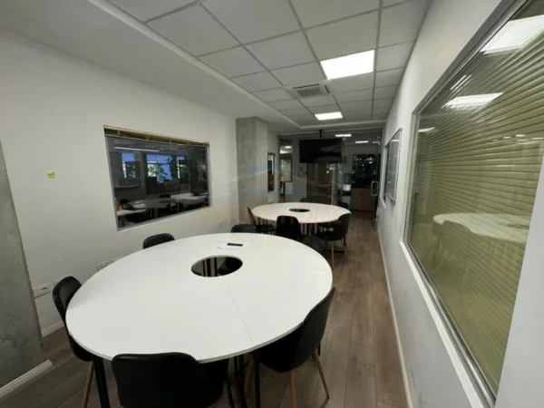 Tirane, shitet ambjent biznesi , 514 m² 1.550.000 € (Rruga Elbasanit)