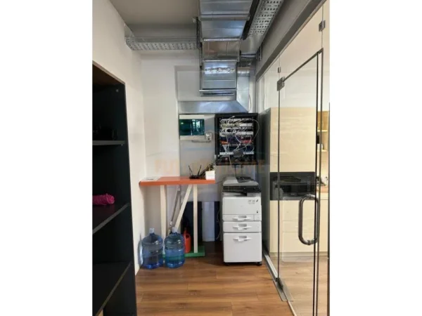 Tirane, shitet ambjent biznesi , 514 m² 1.550.000 € (Rruga Elbasanit)