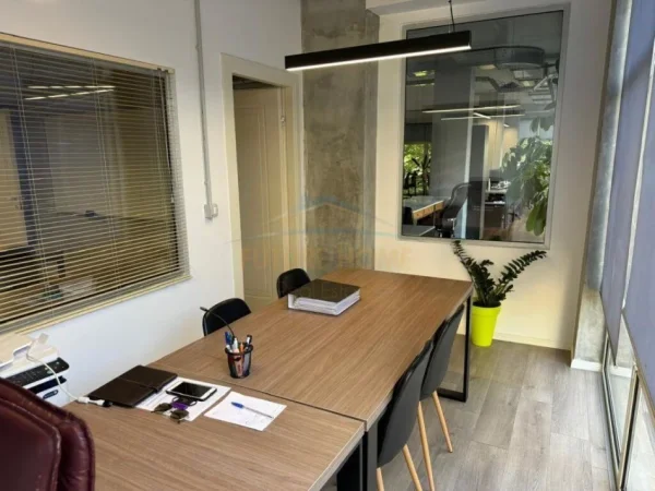 Tirane, shitet ambjent biznesi , 514 m² 1.550.000 € (Rruga Elbasanit)