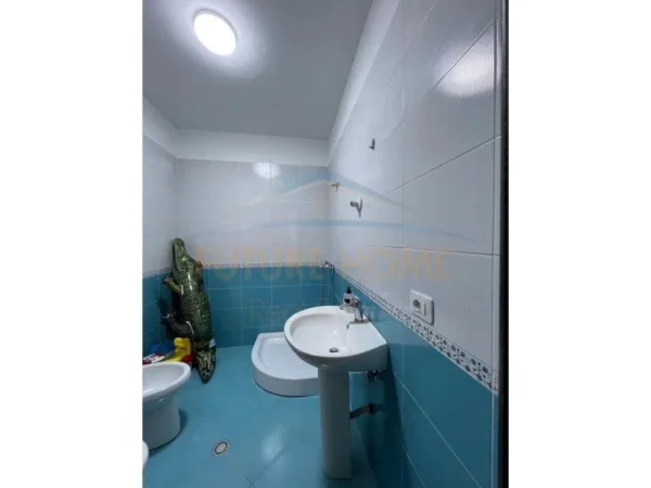 Tirane, shitet apartament 2+1 Kati 5, 118 m² 160.000 € (Unaza e Re)