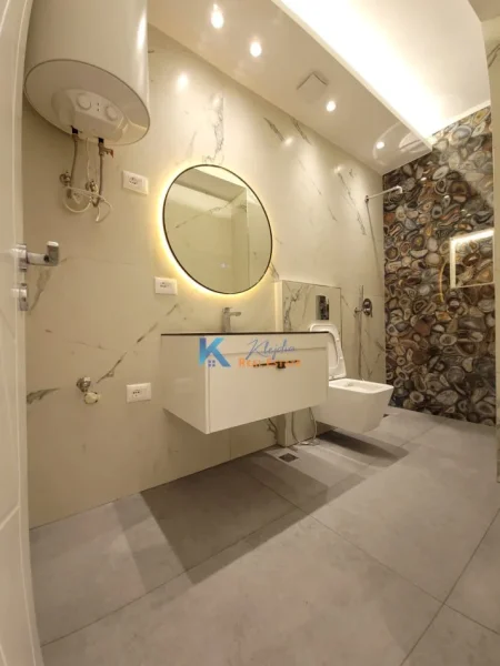 Tirane, shitet apartament 2+1+Ballkon Kati 7, 95 m² 210.000 € (Zogu i Zi)