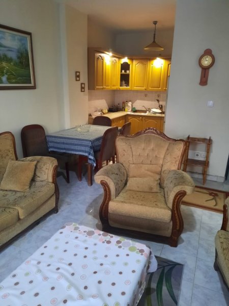 Tirane, jepet me qera apartament 1+1+Ballkon Kati 9, 78 m² 500 € (RRUGA E KAVAJES)