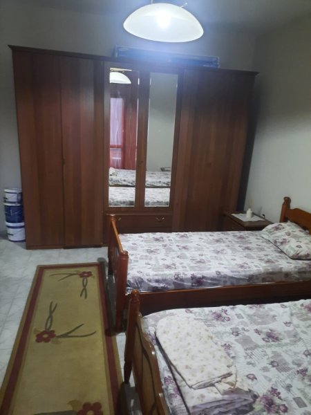 Tirane, jepet me qera apartament 1+1+Ballkon Kati 9, 78 m² 500 € (RRUGA E KAVAJES)