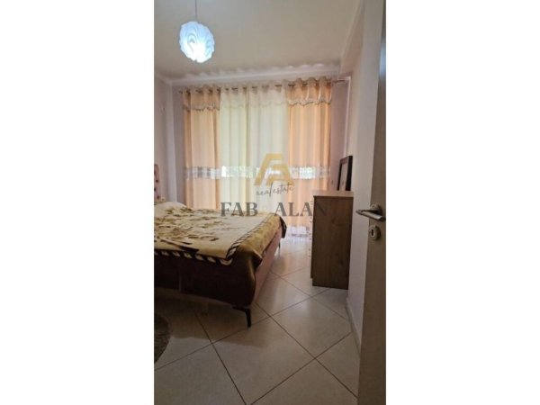 Tirane, jepet me qera apartament 1+1 Kati 4, 380 € (Yzberisht, Besim Alla)