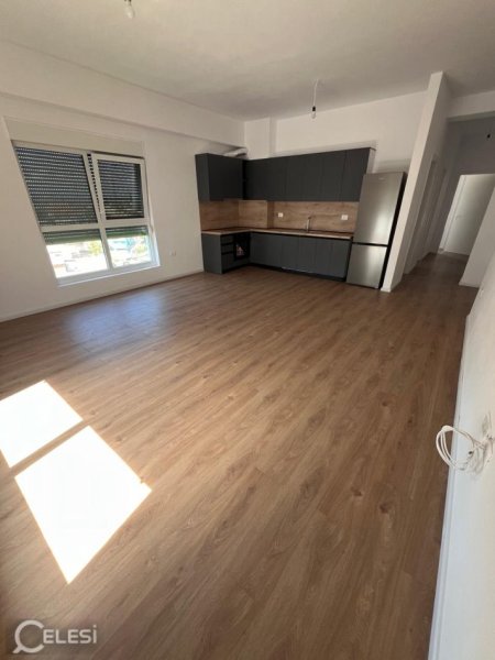 Shqiperi, jepet me qera apartament 2+1 Kati 7, 110 m² 400 € (ali demi)