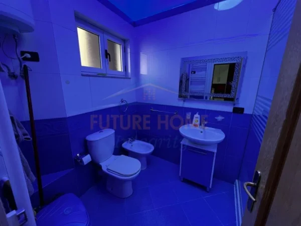 Tirane, jepet me qera apartament 1+1+Post Parkimi, Ballkon ,Kati 2, 70 m² 600 € (Shkolla e Baletit)