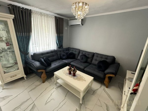 Tirane, jepet me qera apartament 1+1+Ballkon Kati 2, 60 m² 500 € 
