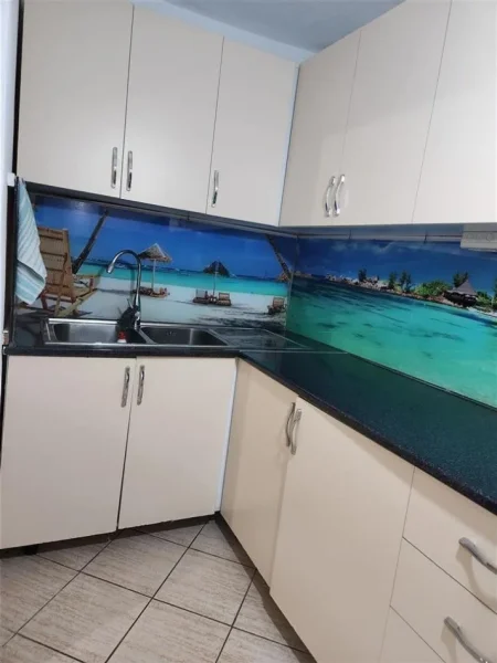 Tirane, jepet me qera shtepi 2+1+Ballkon Kati 1, 170 m² 450 € (Ali demi , prane shkolles kushtrimi i lirise)