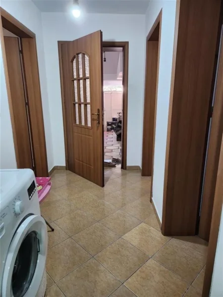 Tirane, jepet me qera shtepi 2+1+Ballkon Kati 1, 170 m² 450 € (Ali demi , prane shkolles kushtrimi i lirise)
