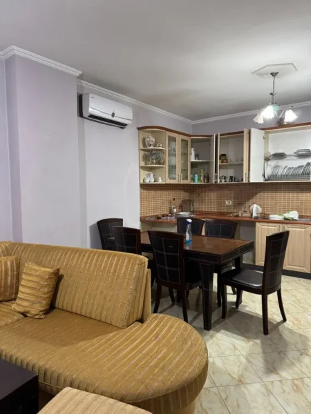 Tirane, jepet me qera apartament 2+1+Ballkon Kati 8, 110 m² 450 € (Pallatet cabej , rruga thoma koxhaj , prane hotel kater 7)