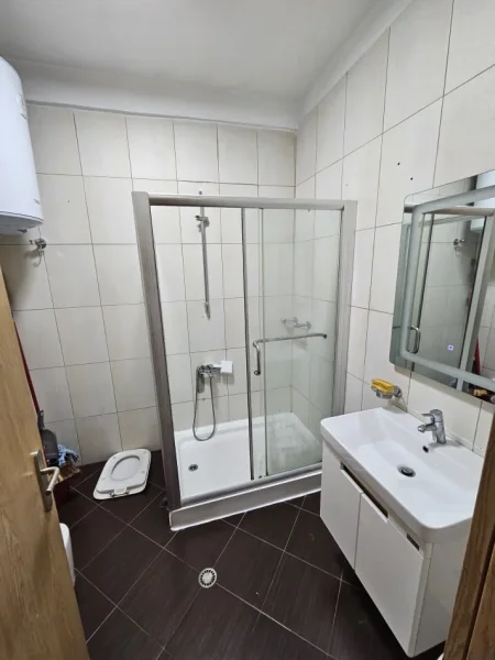 SHITET APARTAMENT 2+1 TEK PAVAROTI ,195.000 € (kopshti zoologjik)