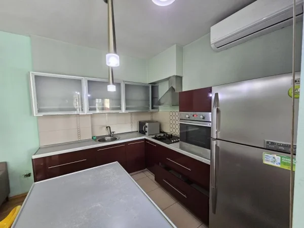 SHITET APARTAMENT 2+1 TEK PAVAROTI ,195.000 € (kopshti zoologjik)