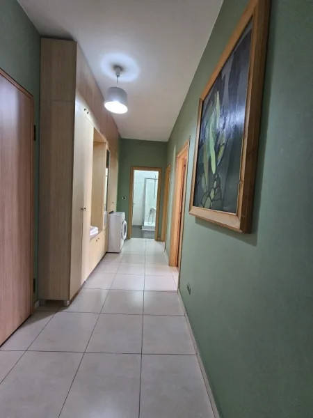 SHITET APARTAMENT 2+1 TEK PAVAROTI ,195.000 € (kopshti zoologjik)