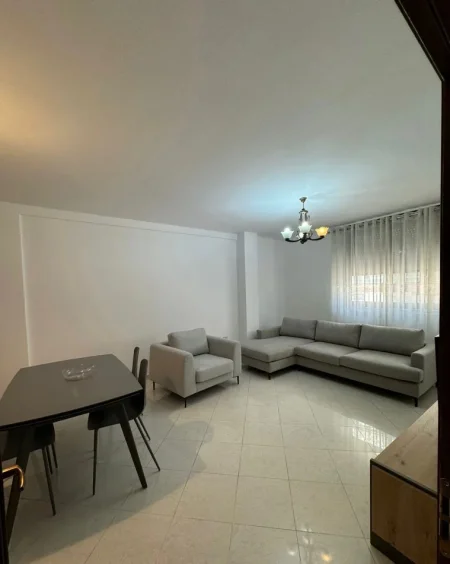 Tirane, jepet me qera apartament 1+1 Kati 5, 70 m² 500 € (rruga elbasanit)