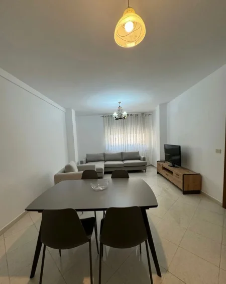 Tirane, jepet me qera apartament 1+1 Kati 5, 70 m² 500 € (rruga elbasanit)