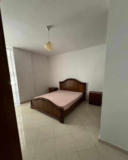 Tirane, jepet me qera apartament 1+1 Kati 5, 70 m² 500 € (rruga elbasanit)