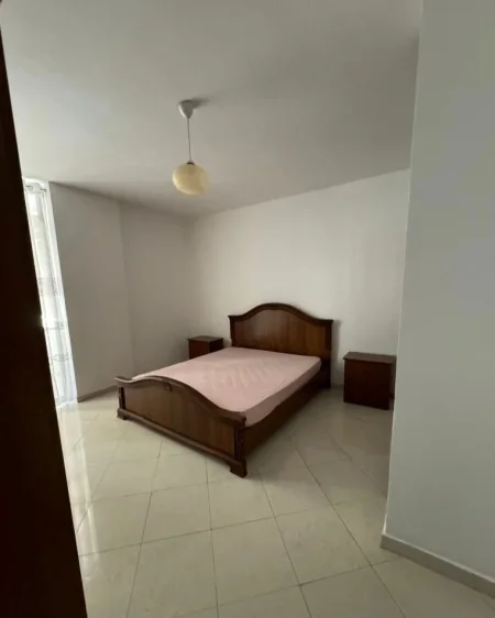 Tirane, jepet me qera apartament 1+1 Kati 5, 70 m² 500 € (rruga elbasanit)
