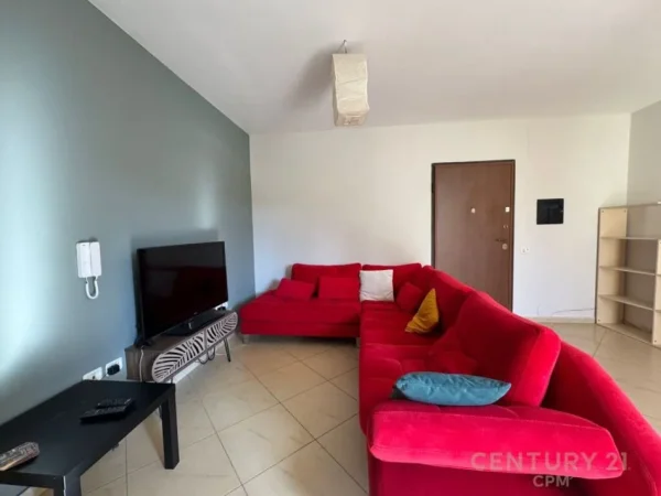 Tirane, jepet me qera apartament 2+1 Kati 3, 100 m² 550 € (Kopshti botanik)
