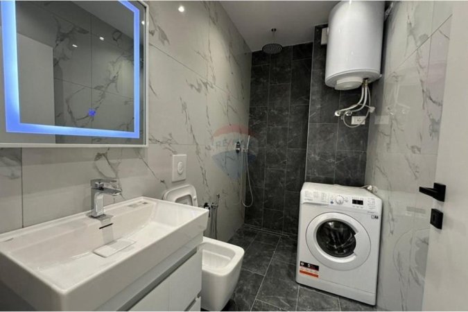Tirane, shitet 1+1 Kati 9, 59 m² 125.000 € (Rruga Kavajes)
